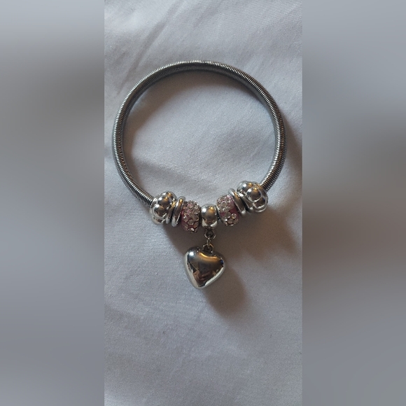 Heart charm bracelet 3/$25 - Picture 2 of 4